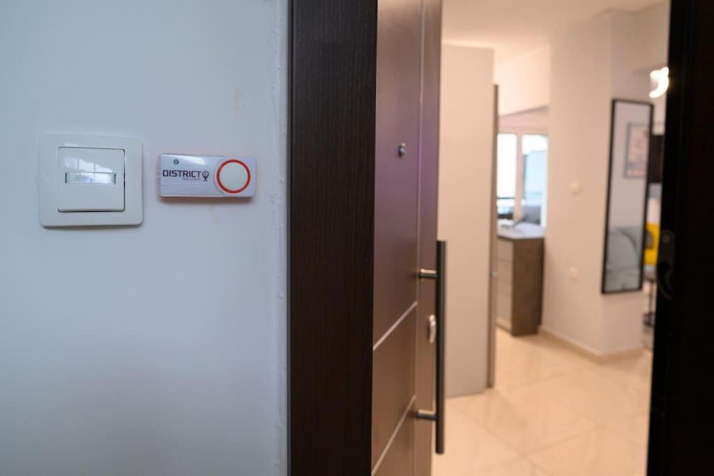 Fresh Spicy 1Bd Amusement Arcade Apartment เอเธนส์ ภายนอก รูปภาพ