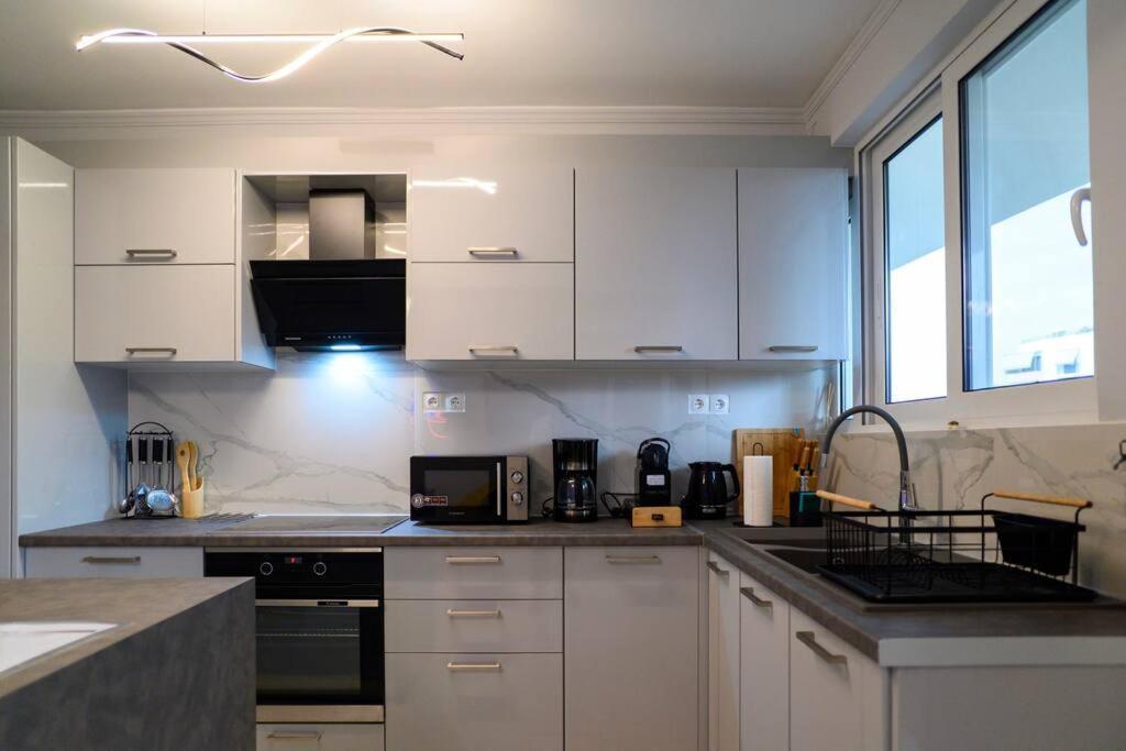 Fresh Spicy 1Bd Amusement Arcade Apartment เอเธนส์ ภายนอก รูปภาพ