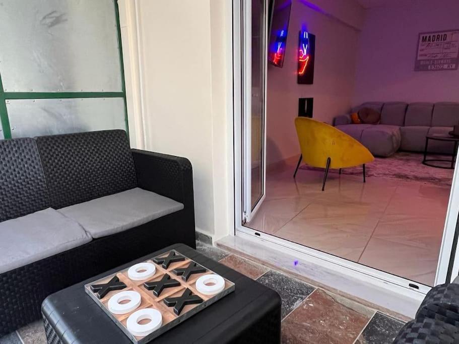 Fresh Spicy 1Bd Amusement Arcade Apartment เอเธนส์ ภายนอก รูปภาพ