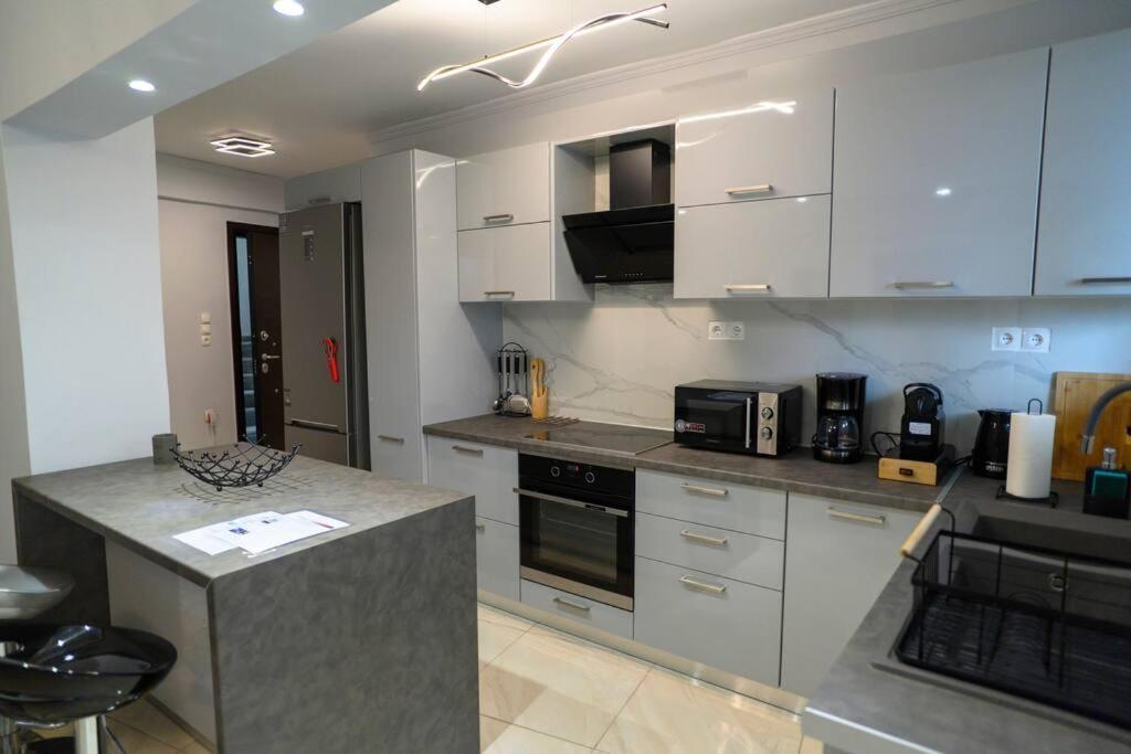 Fresh Spicy 1Bd Amusement Arcade Apartment เอเธนส์ ภายนอก รูปภาพ