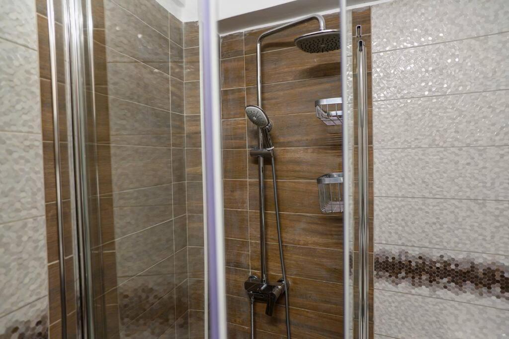 Fresh Spicy 1Bd Amusement Arcade Apartment เอเธนส์ ภายนอก รูปภาพ