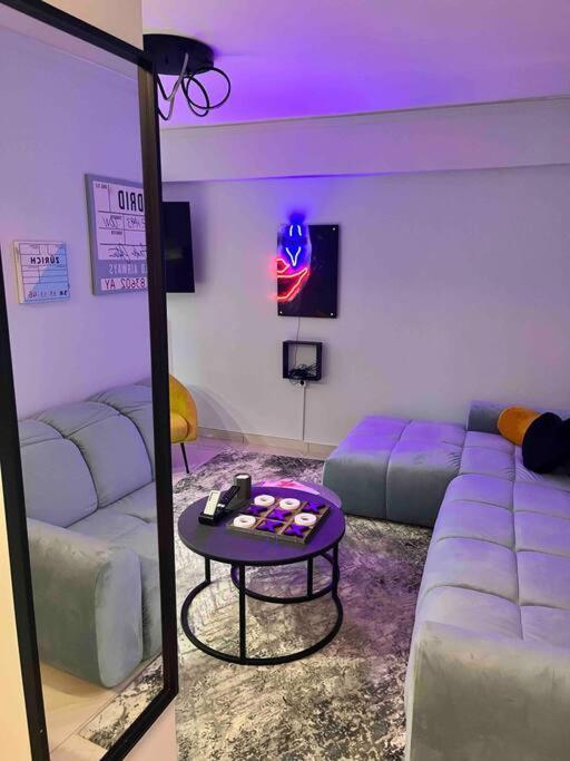 Fresh Spicy 1Bd Amusement Arcade Apartment เอเธนส์ ภายนอก รูปภาพ